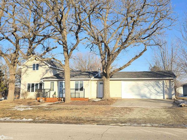 209 7th St NW, Rockford, IA 50468