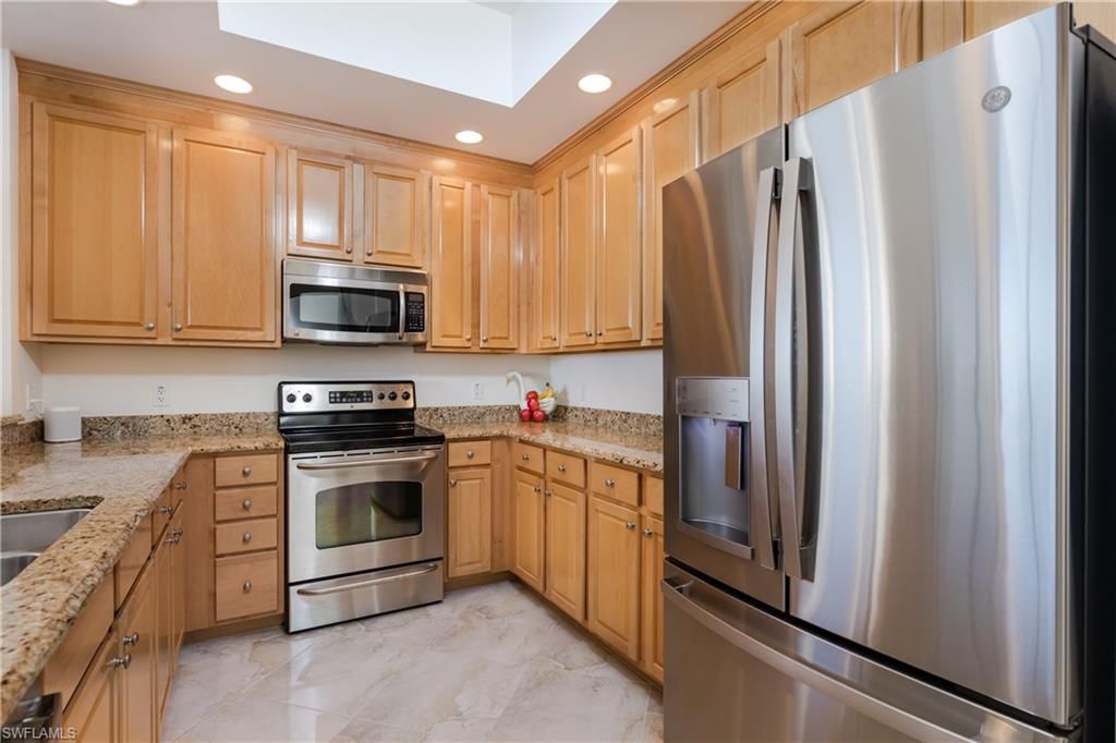 2090 W First St, Unit J2510, Fort Myers, FL 33901 Photo