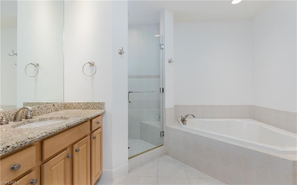 2090 W First St, Unit J2510, Fort Myers, FL 33901 Photo