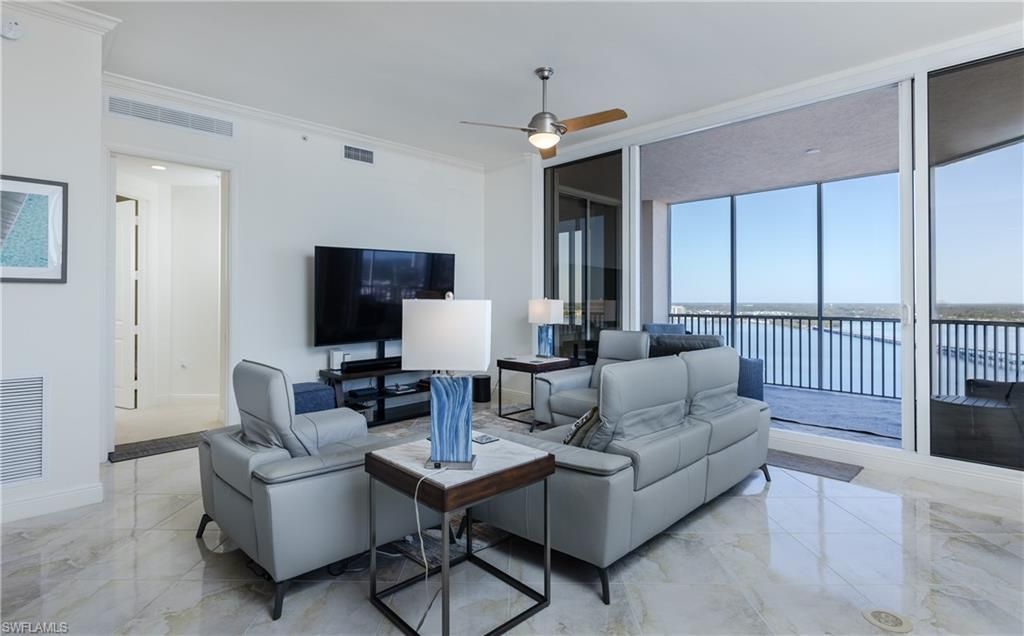 2090 W First St, Unit J2510, Fort Myers, FL 33901 Photo