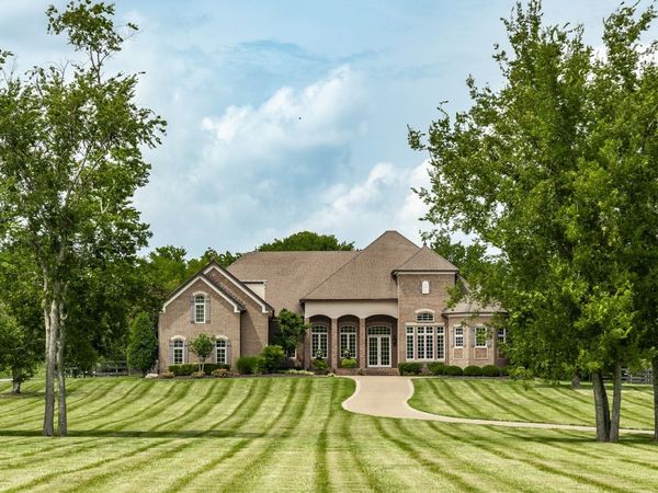 2436 Long Hollow Pike, Hendersonville, TN 37075