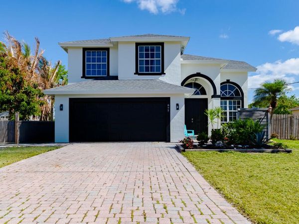 677 NW Marion Avenue, Port St. Lucie, FL 34983