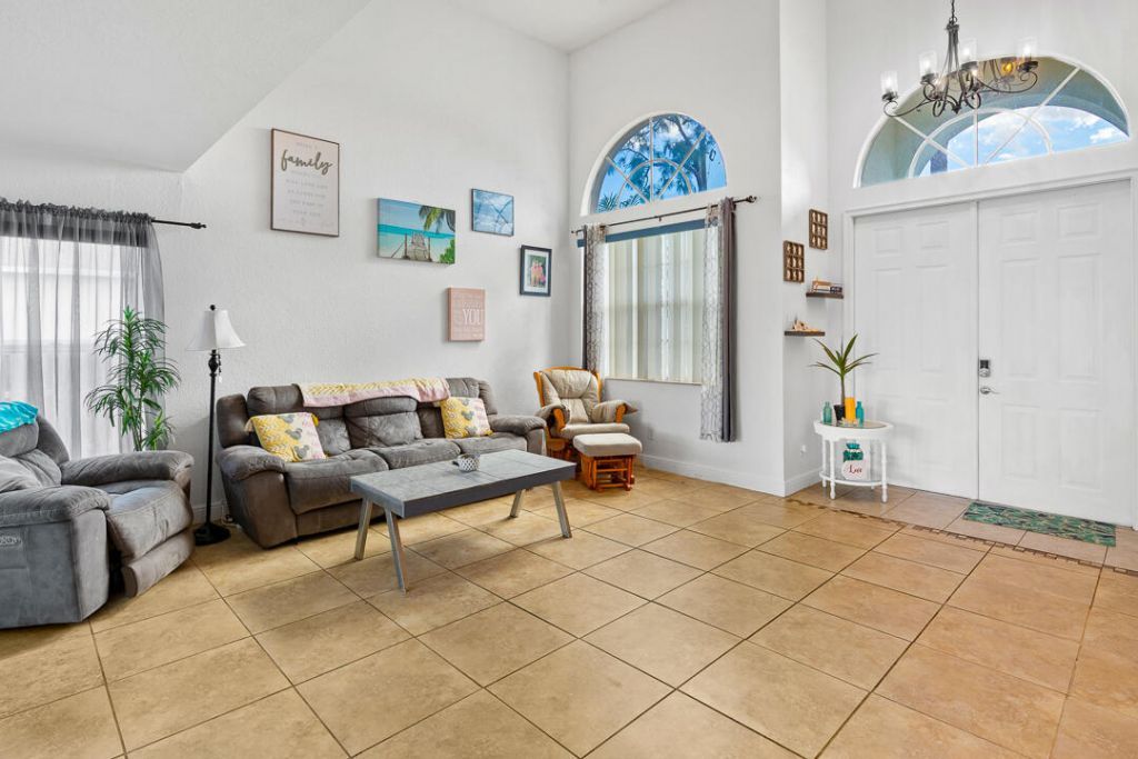 677 NW Marion Avenue, Port Saint Lucie, FL 34983 Photo