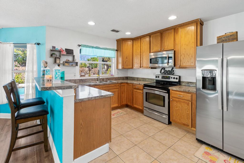 677 NW Marion Avenue, Port Saint Lucie, FL 34983 Photo