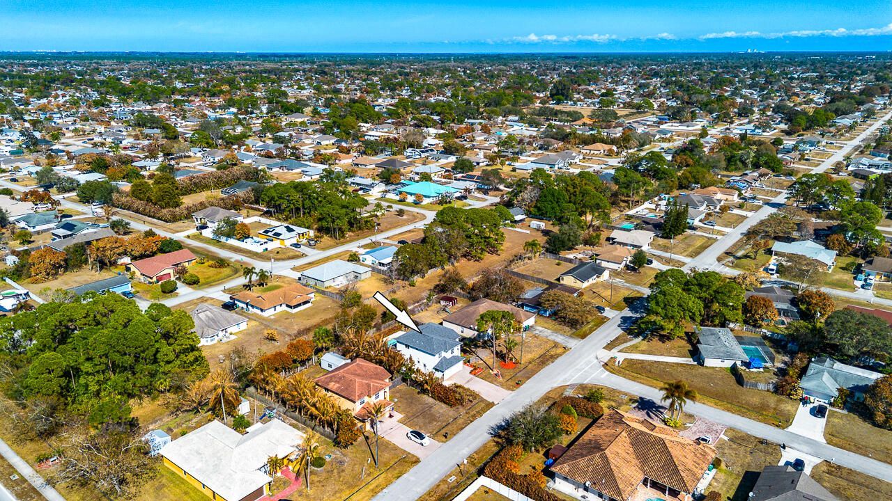 677 NW Marion Avenue, Port Saint Lucie, FL 34983 Photo