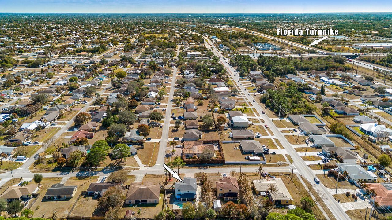 677 NW Marion Avenue, Port Saint Lucie, FL 34983 Photo