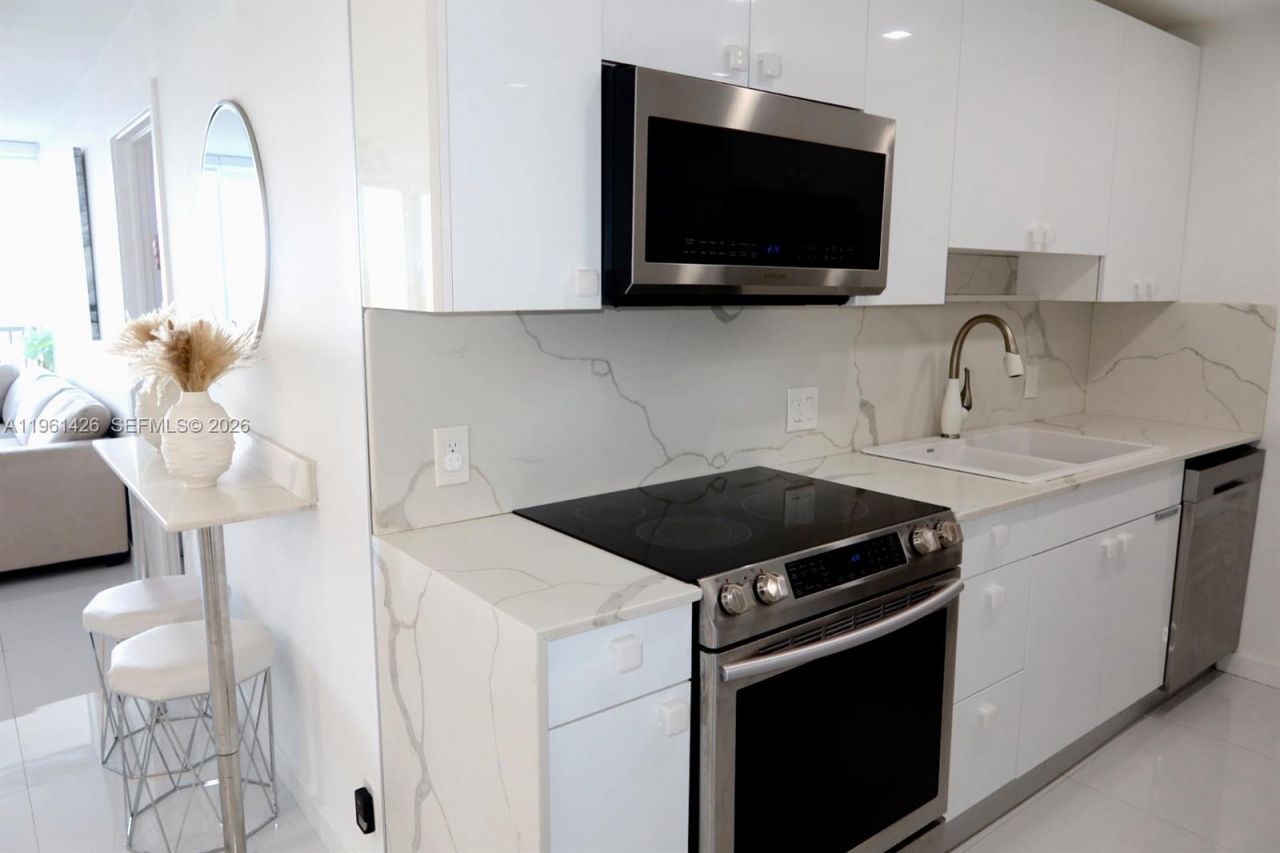 20301 W Country Club Dr , Unit 1422, Aventura, FL 33180 Photo