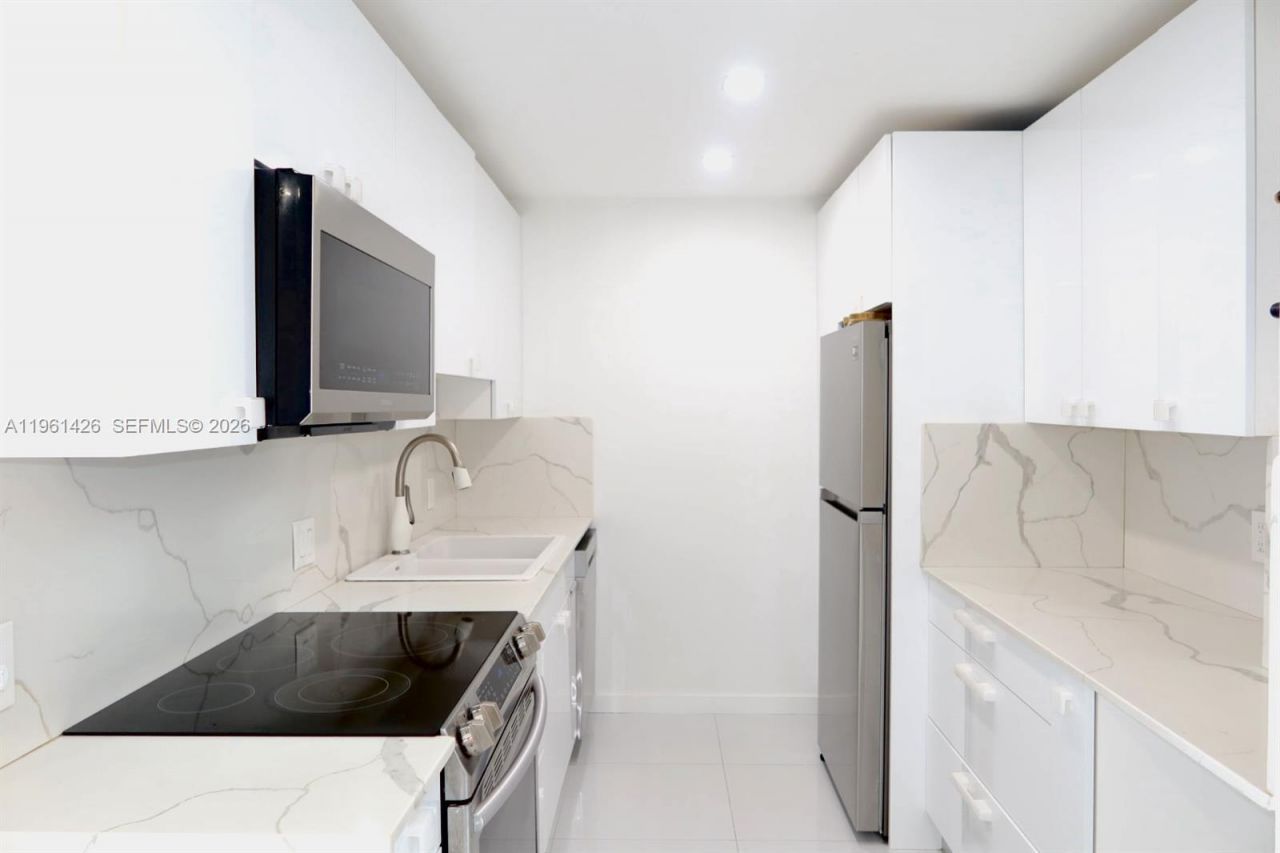 20301 W Country Club Dr , Unit 1422, Aventura, FL 33180 Photo