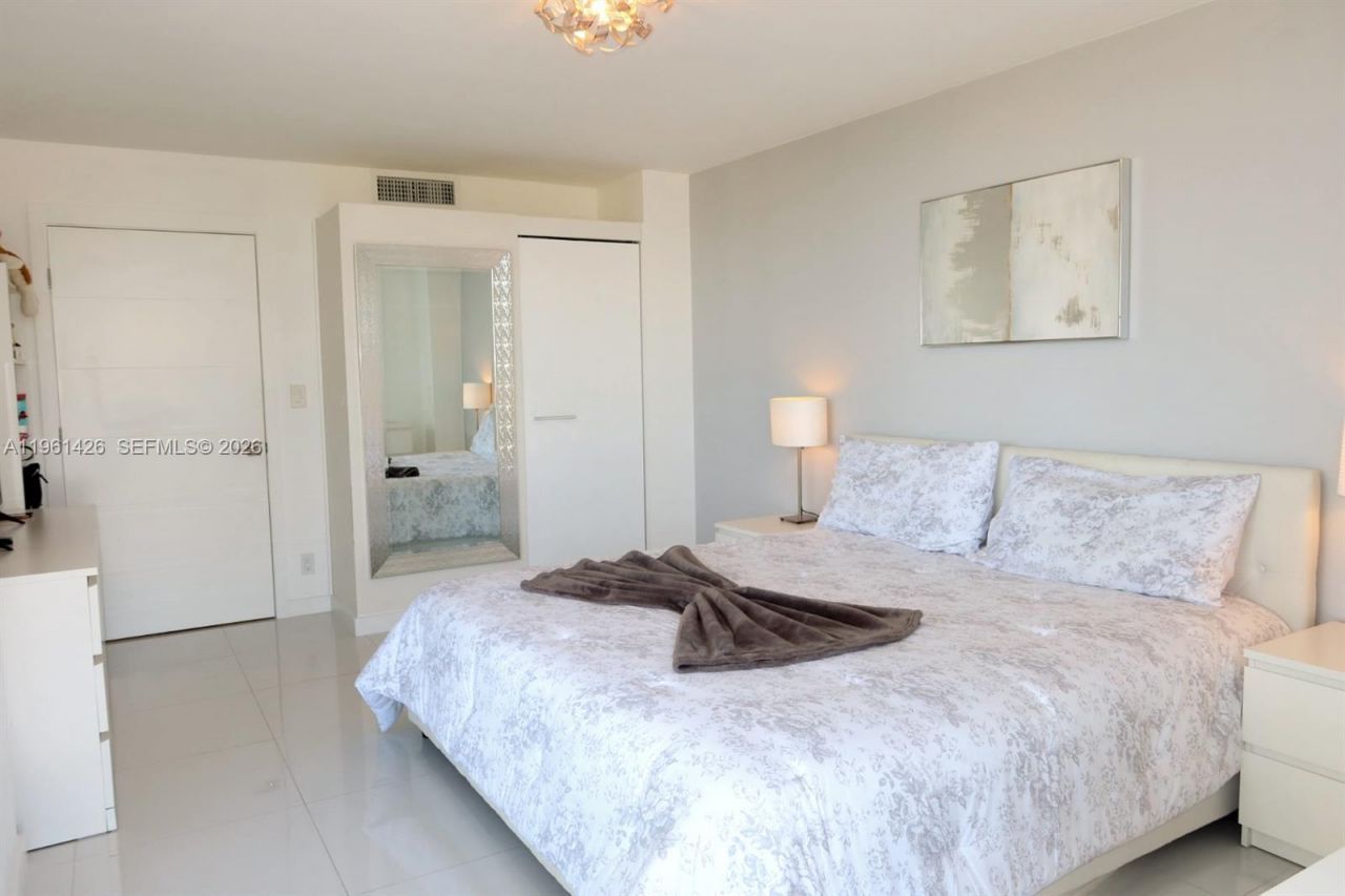 20301 W Country Club Dr , Unit 1422, Aventura, FL 33180 Photo