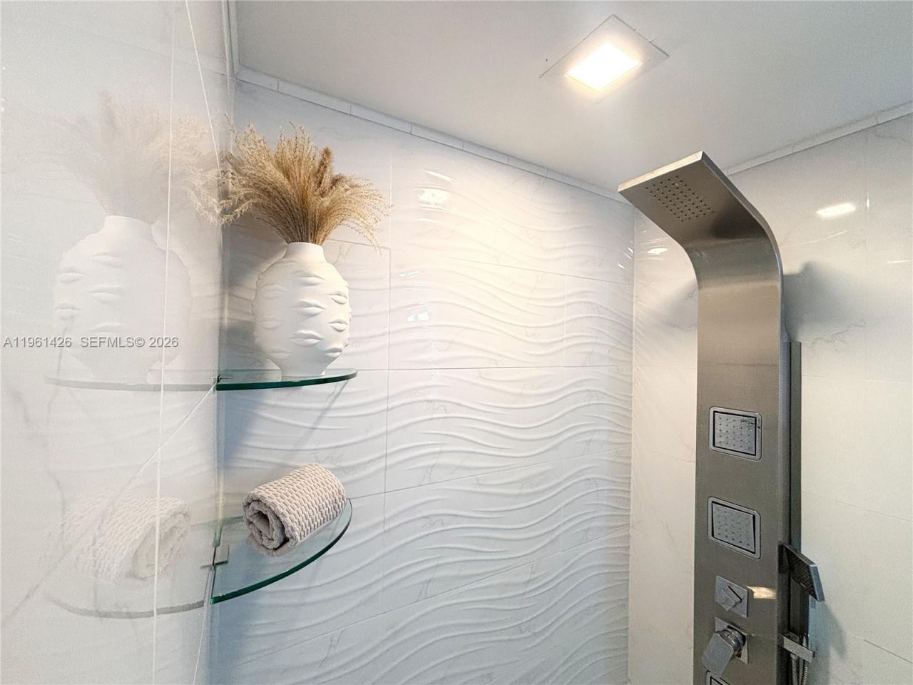 20301 W Country Club Dr , Unit 1422, Aventura, FL 33180 Photo