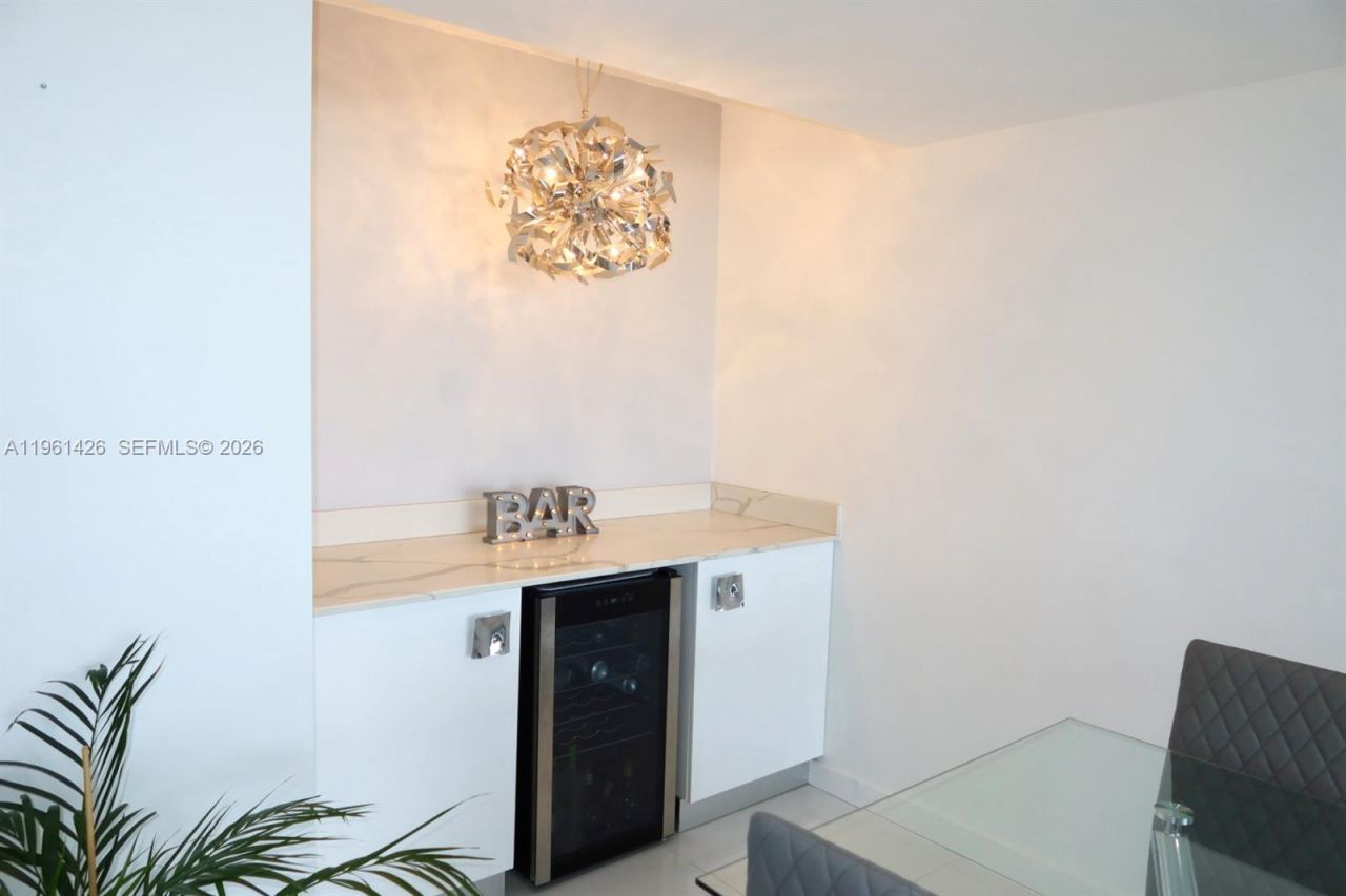 20301 W Country Club Dr , Unit 1422, Aventura, FL 33180 Photo