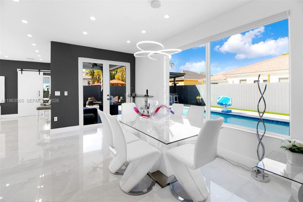 15967 SW 141st St , Miami, FL 33196 Photo