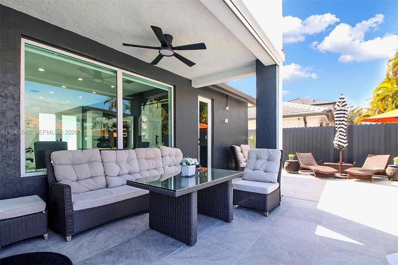 15967 SW 141st St , Miami, FL 33196 Photo