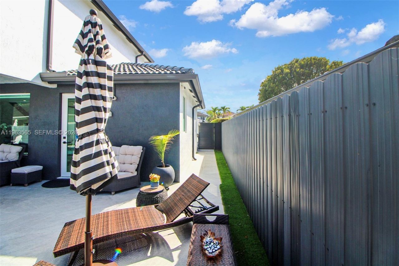 15967 SW 141st St , Miami, FL 33196 Photo