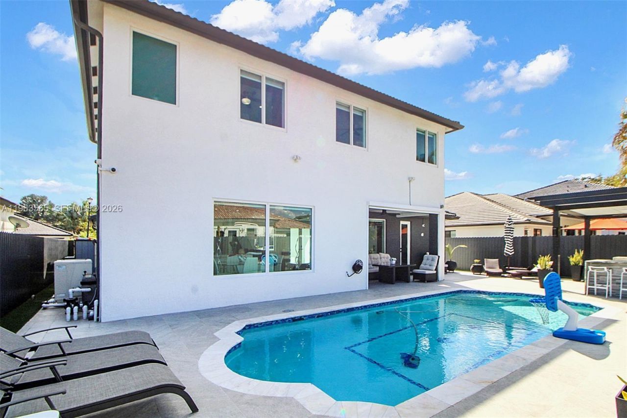 15967 SW 141st St , Miami, FL 33196 Photo