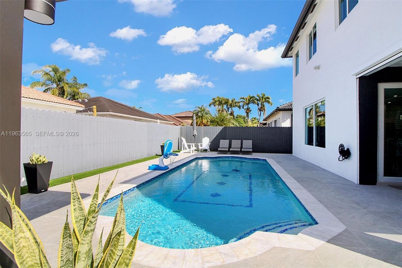 15967 SW 141st St , Miami, FL 33196 Photo