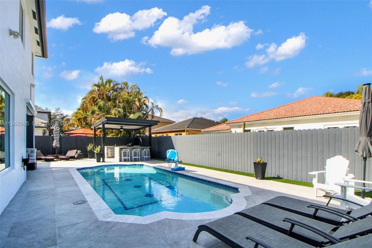 15967 SW 141st St , Miami, FL 33196 Photo