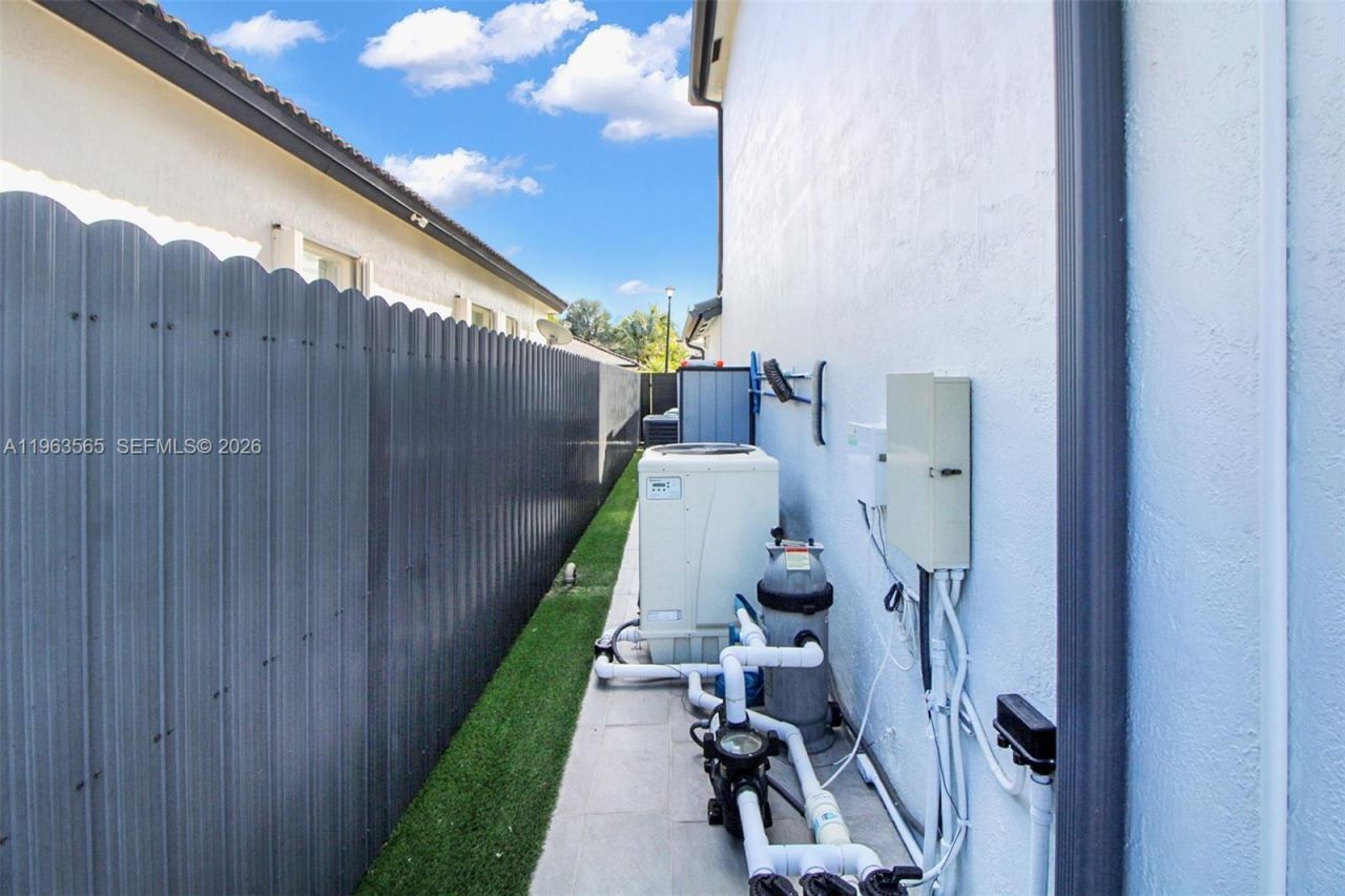 15967 SW 141st St , Miami, FL 33196 Photo