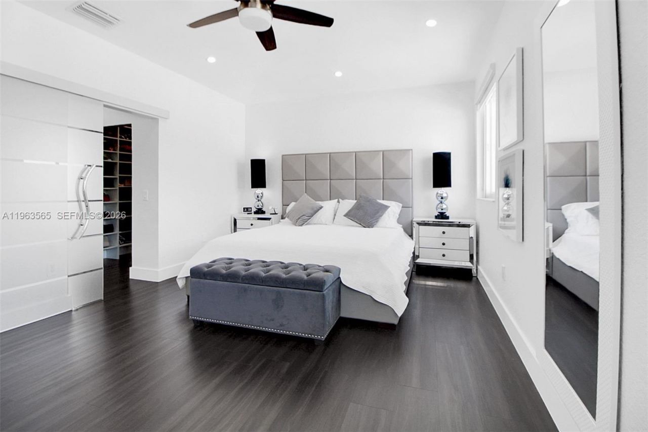 15967 SW 141st St , Miami, FL 33196 Photo