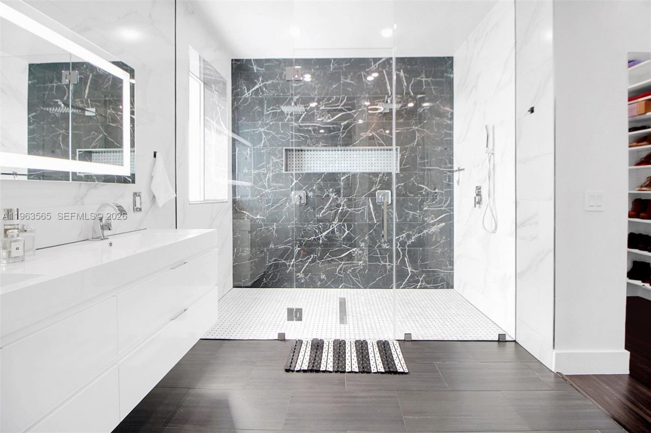 15967 SW 141st St , Miami, FL 33196 Photo