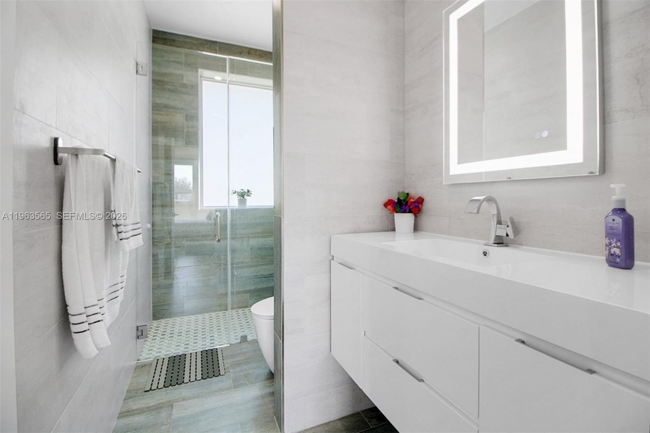 15967 SW 141st St , Miami, FL 33196 Photo