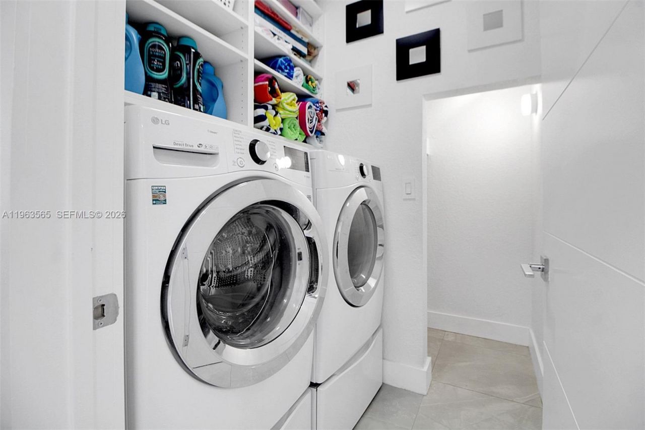 15967 SW 141st St , Miami, FL 33196 Photo