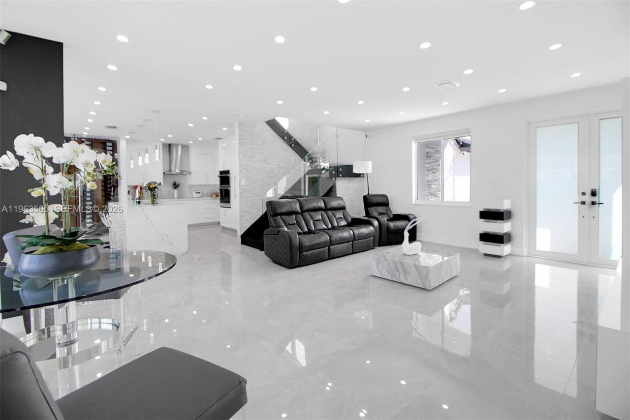 15967 SW 141st St , Miami, FL 33196 Photo