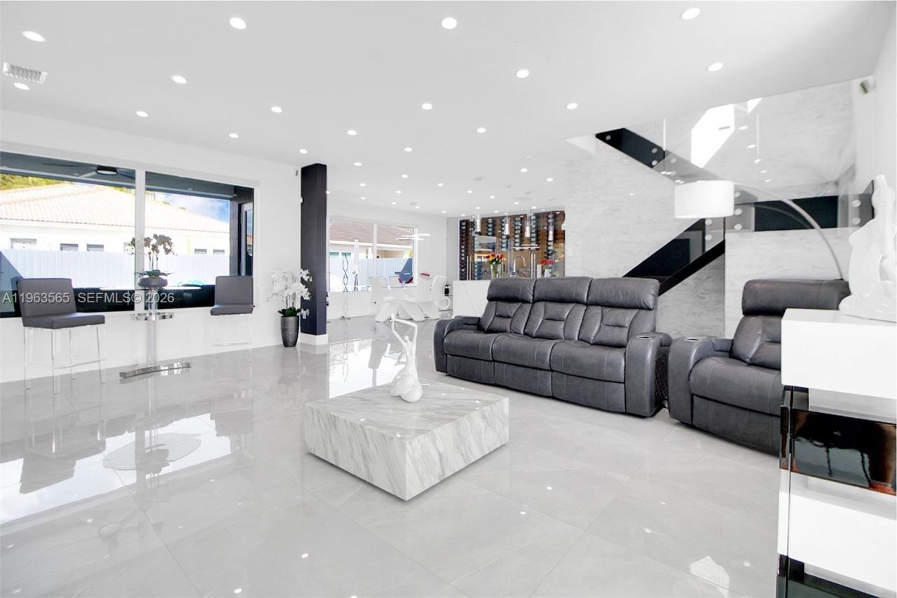 15967 SW 141st St , Miami, FL 33196 Photo