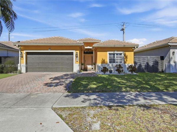 9071 SW 208th Ter, Cutler Bay, FL 33189