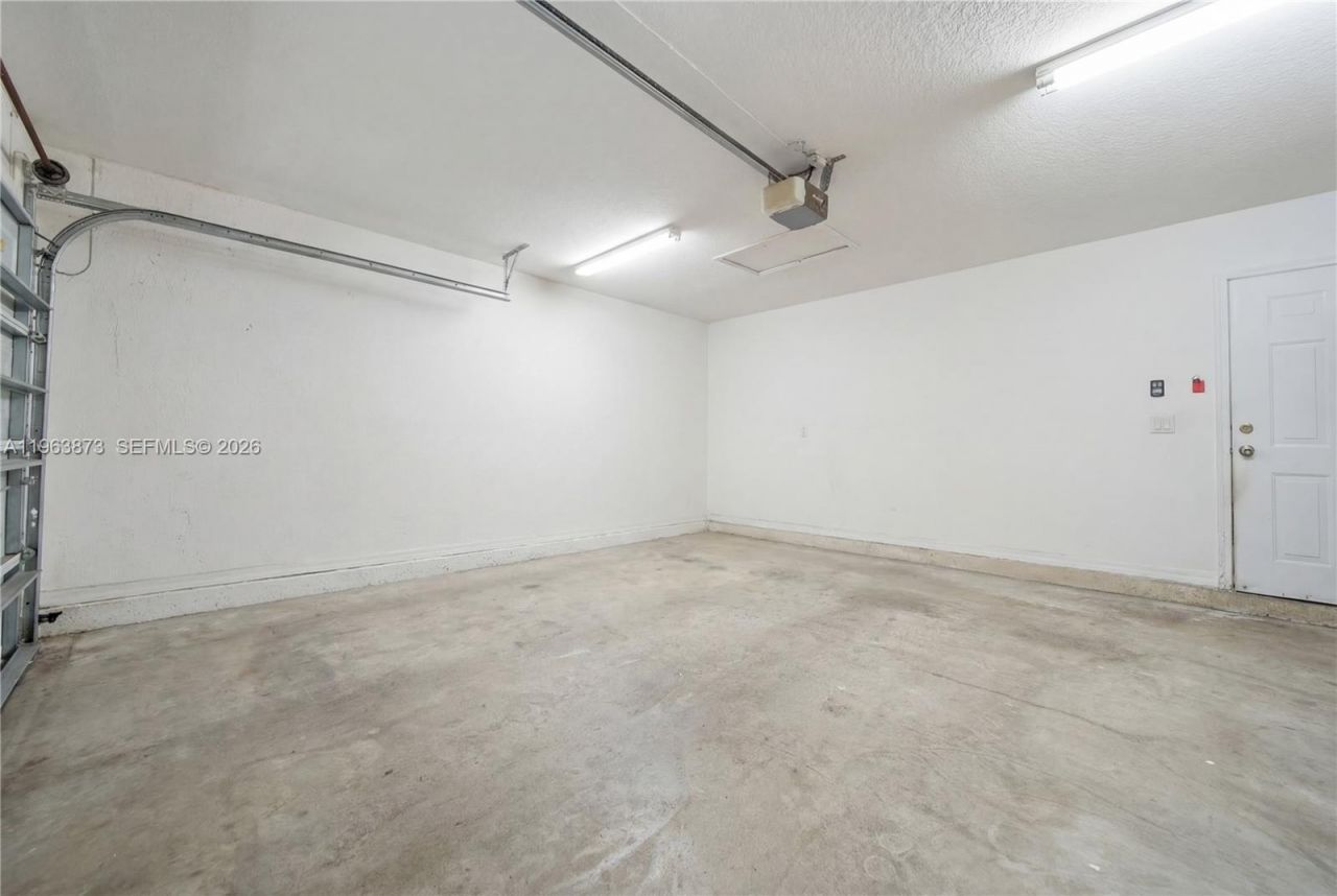 9071 SW 208th Ter, Cutler Bay, FL 33189 Photo