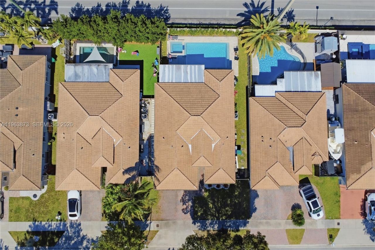 9071 SW 208th Ter, Cutler Bay, FL 33189 Photo