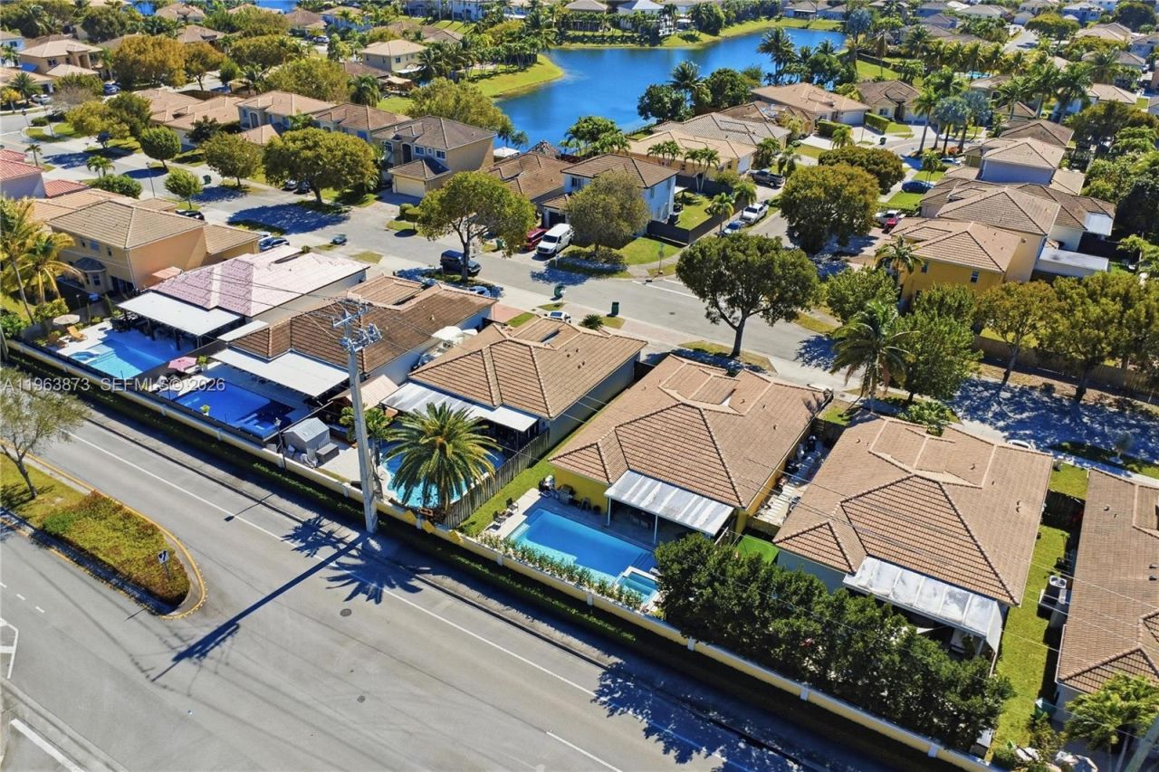 9071 SW 208th Ter, Cutler Bay, FL 33189 Photo