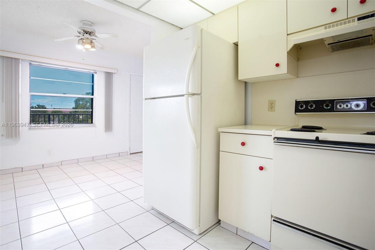 1301 SW 135th Ter , Unit 413J, Pembroke Pines, FL 33027 Photo