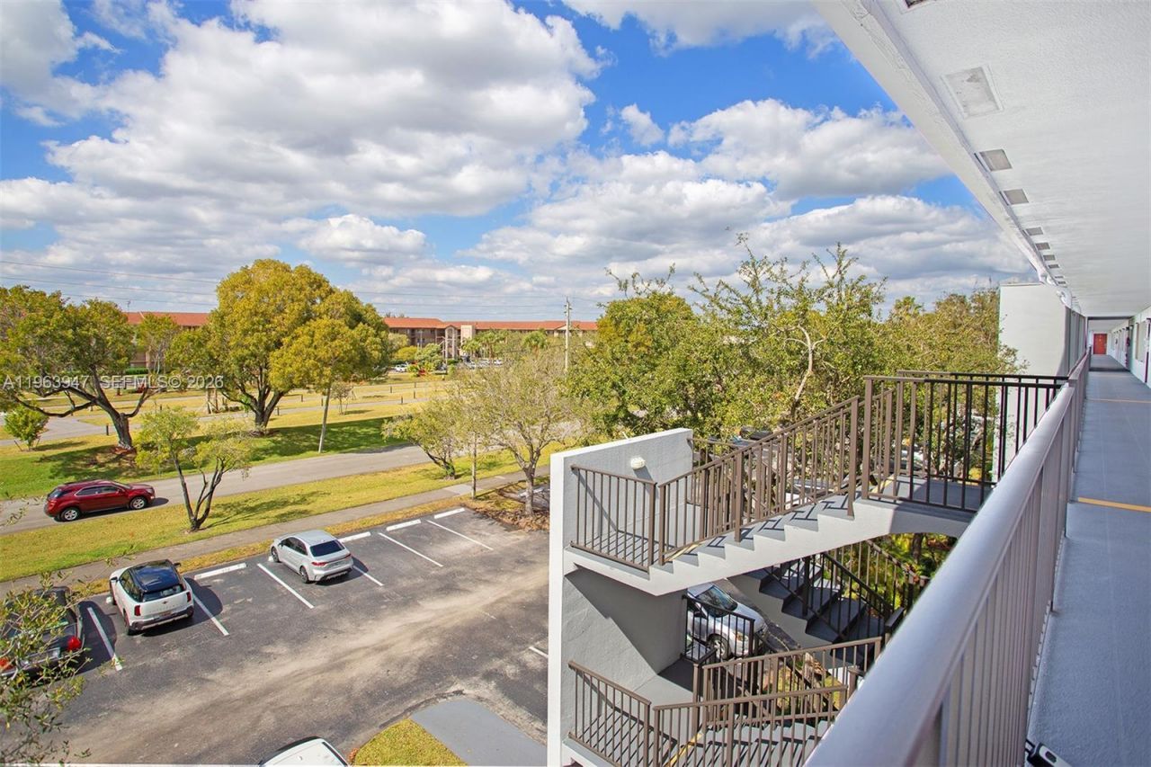 1301 SW 135th Ter , Unit 413J, Pembroke Pines, FL 33027 Photo