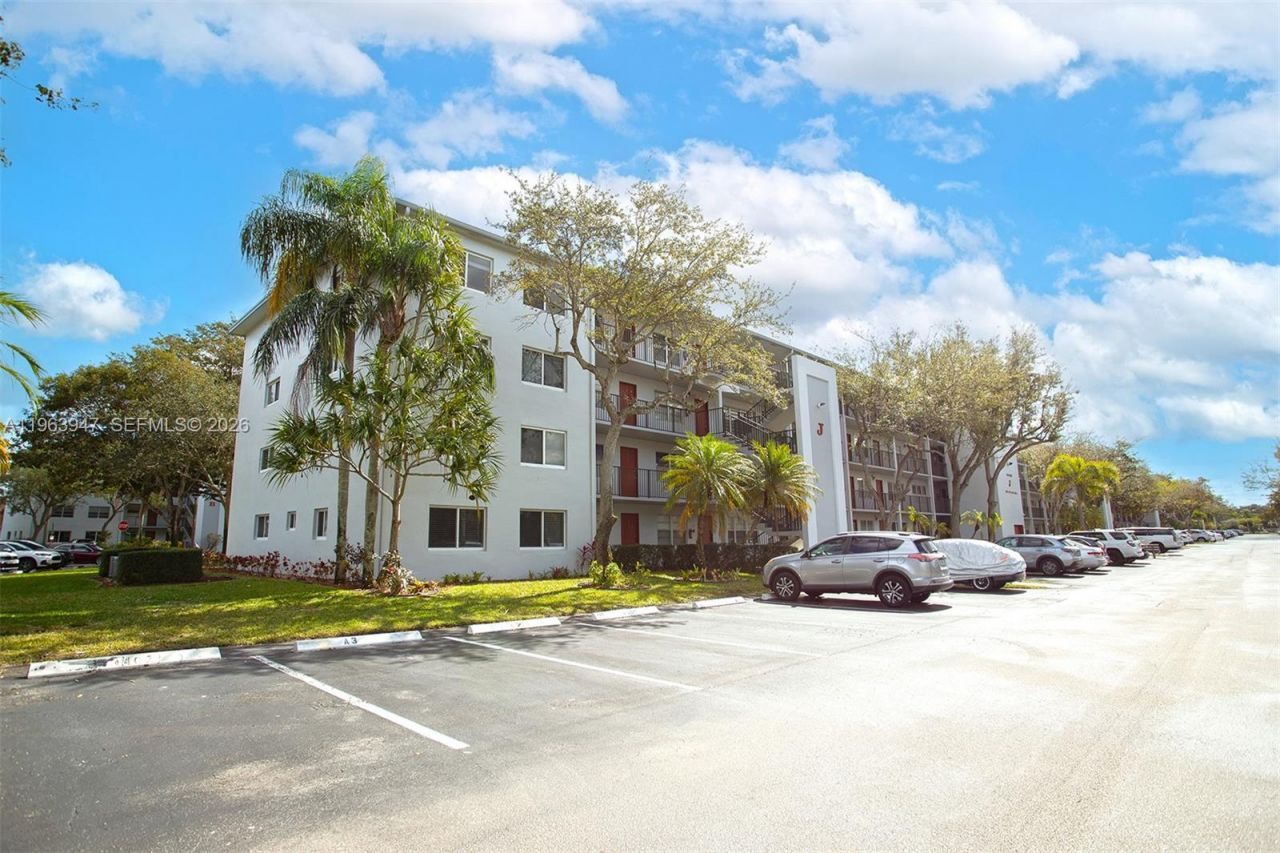 1301 SW 135th Ter , Unit 413J, Pembroke Pines, FL 33027 Photo