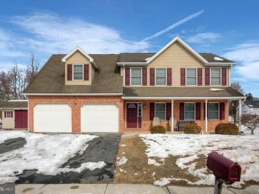 112 BAKER AND RUSSELL DRIVE, SHIPPENSBURG, PA 17257