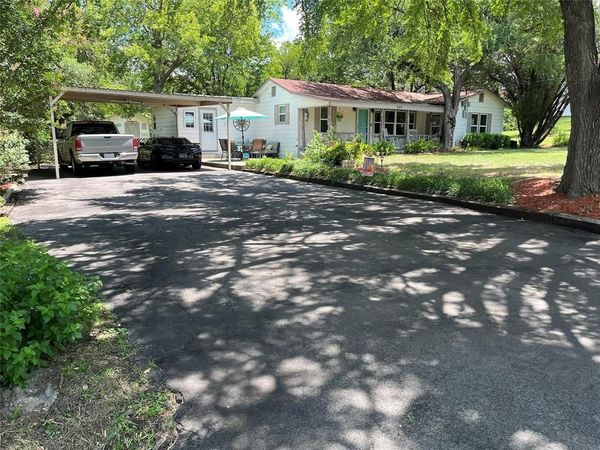 209 Marquette Avenue, Azle, TX 76020