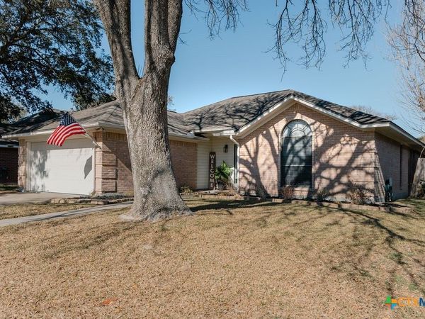 204 Spur Drive, Victoria, TX 77904
