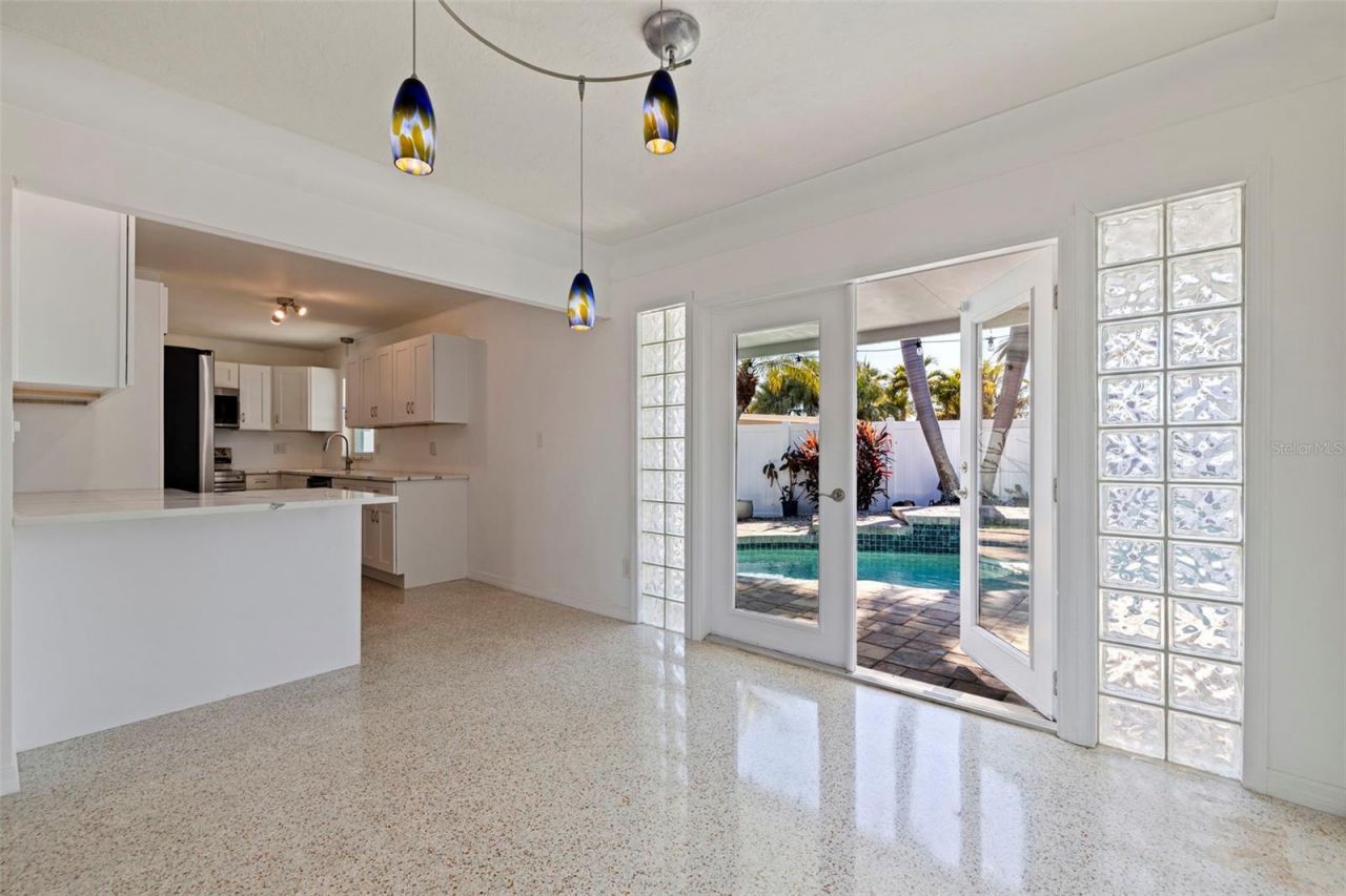 7906 4th Avenue S, Saint Petersburg, FL 33707 Photo