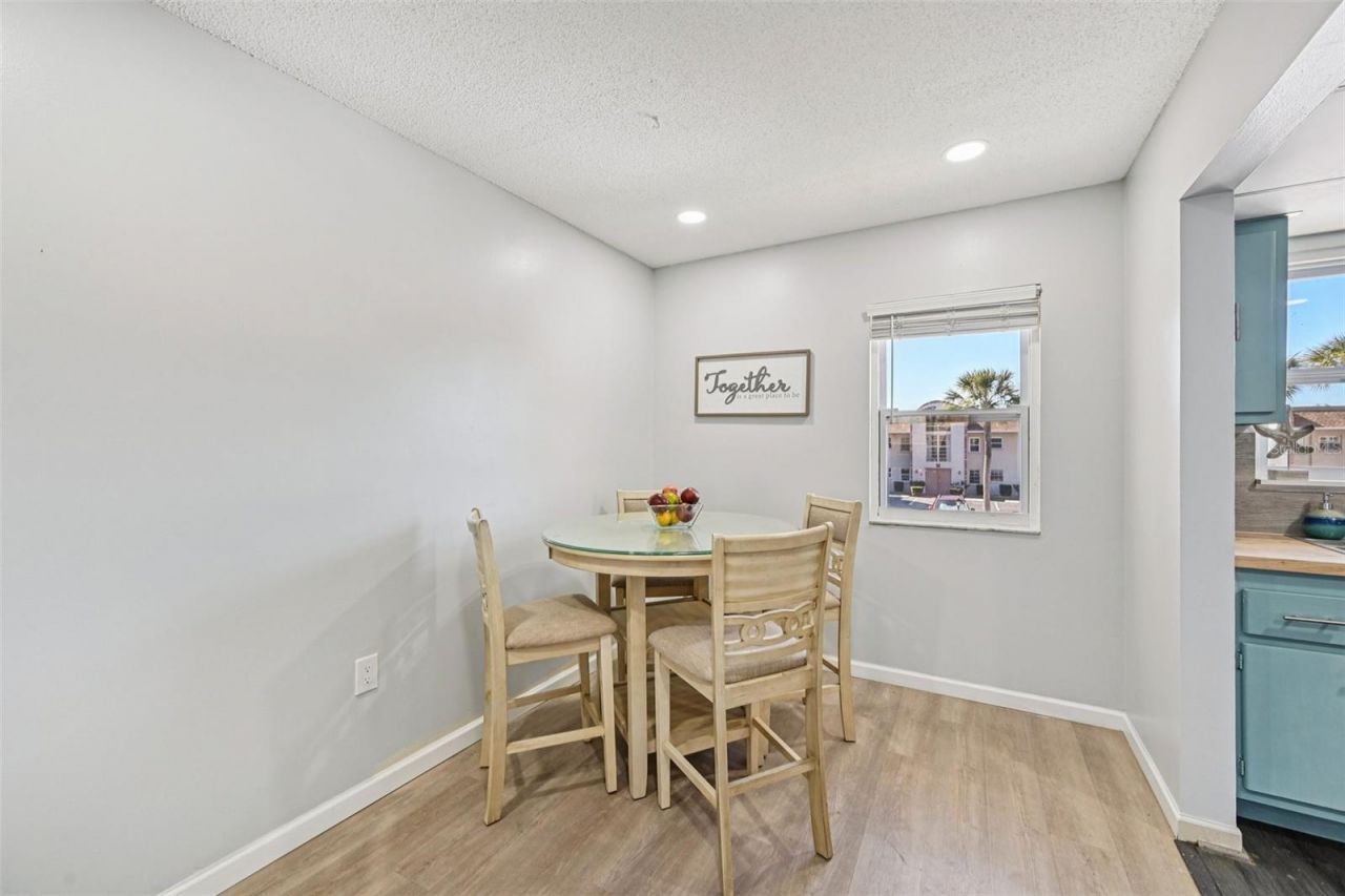 2727 75th Street W, Unit 9A12, Bradenton, FL 34209 Photo