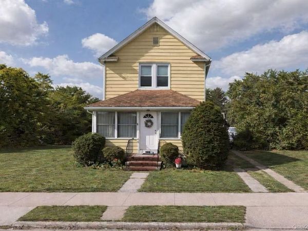 605 N 1st Street, New Hyde Park, NY 11040