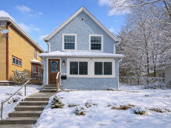 1039 Sims Avenue, Saint Paul, MN 55106