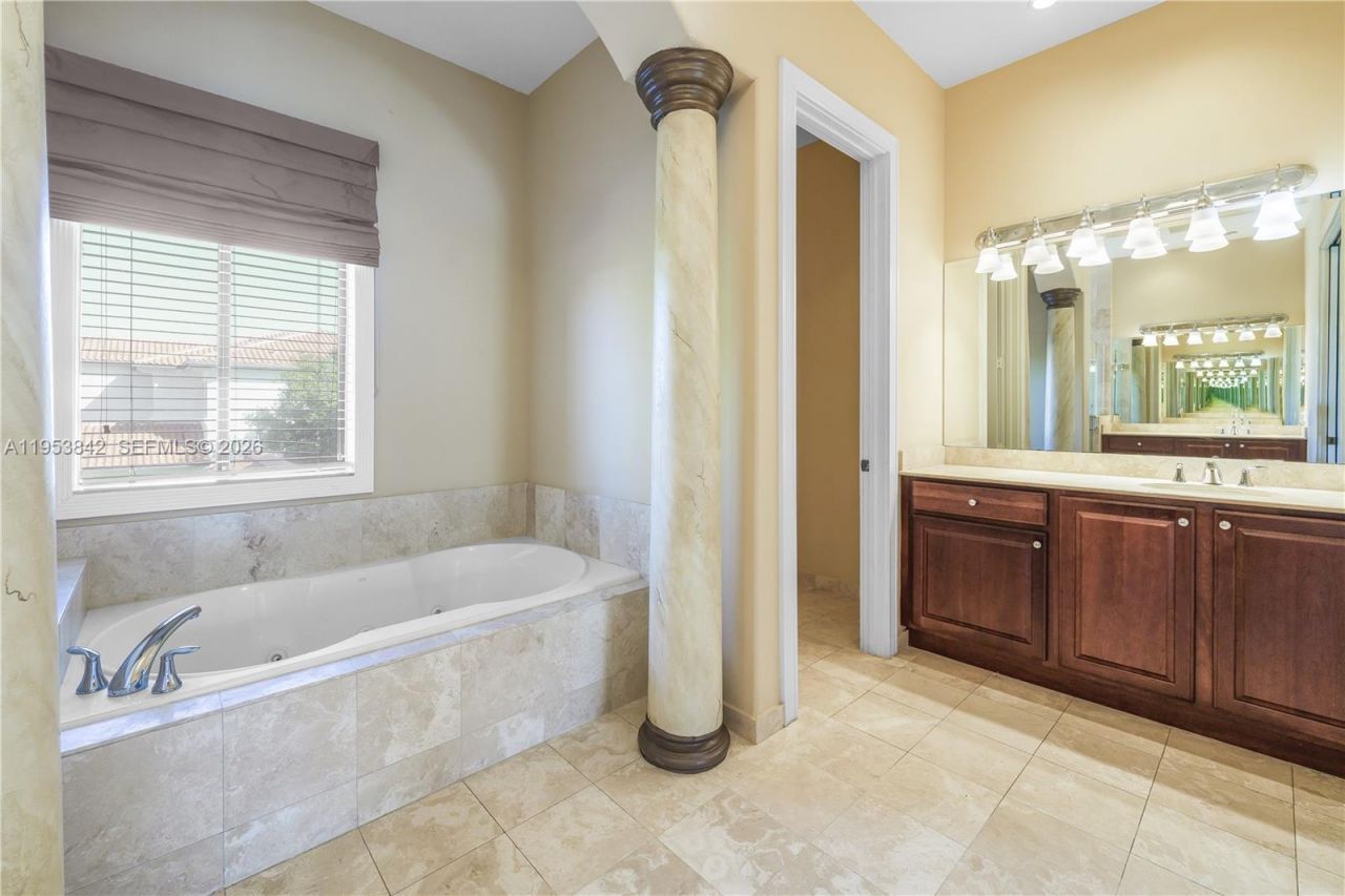 7880 SW 195th Ter, Cutler Bay, FL 33157 Photo