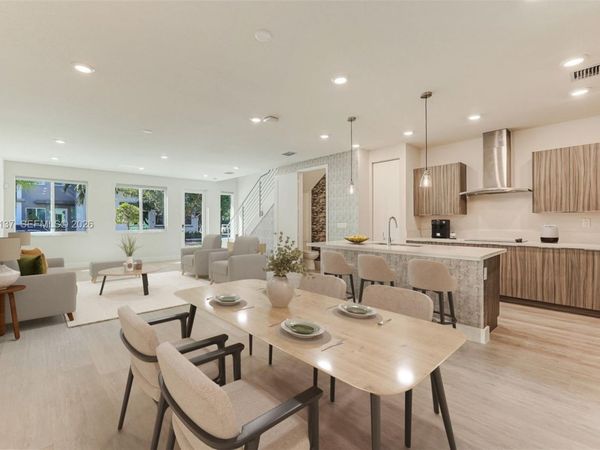 6675 NW 102nd Path, Doral, FL 33178