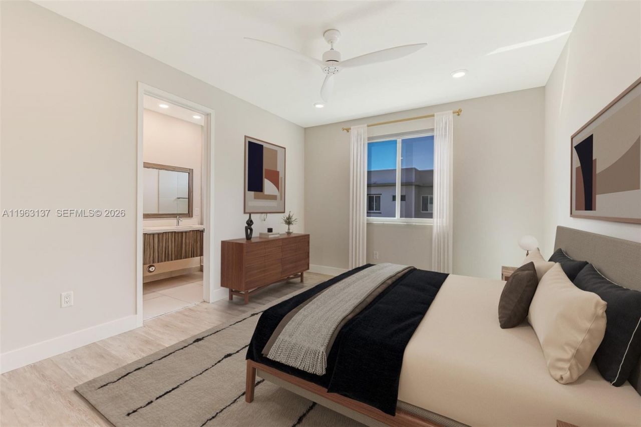 6675 NW 102nd Path, Doral, FL 33178 Photo