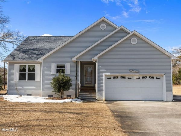 108 Loma Linda Court, Cape Carteret, NC 28584