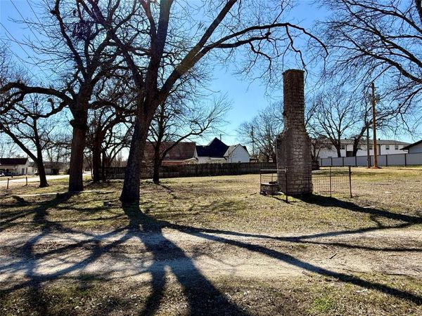 108 Cedar Street , Hico, TX 76457