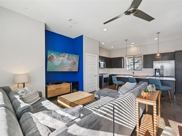 4407 Munger Avenue, Unit 2, Dallas, TX 75204