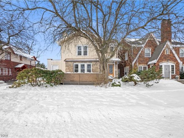 165 Oak Knoll Avenue NE, Warren, OH 44483