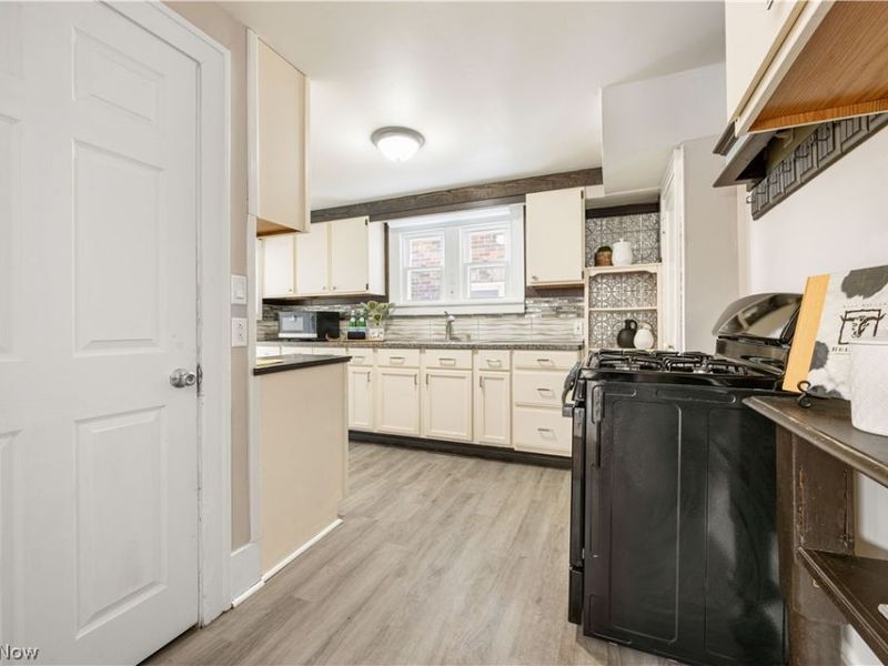 165 Oak Knoll Avenue NE, Warren, OH 44483 Photo 13